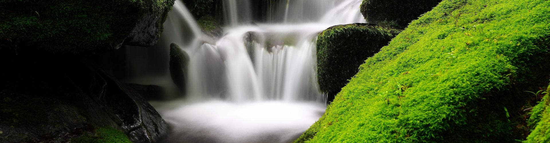 waterfall-5365926_1920